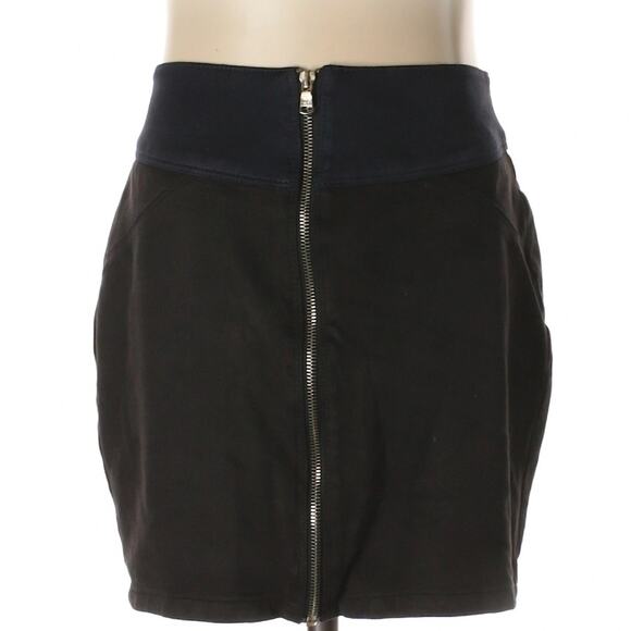 Zara black faux suede mini skirt - Picture 2 of 6
